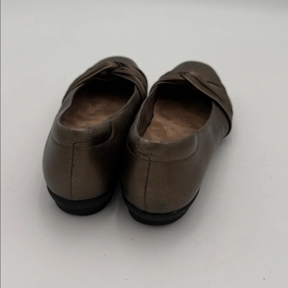 Clarks step out